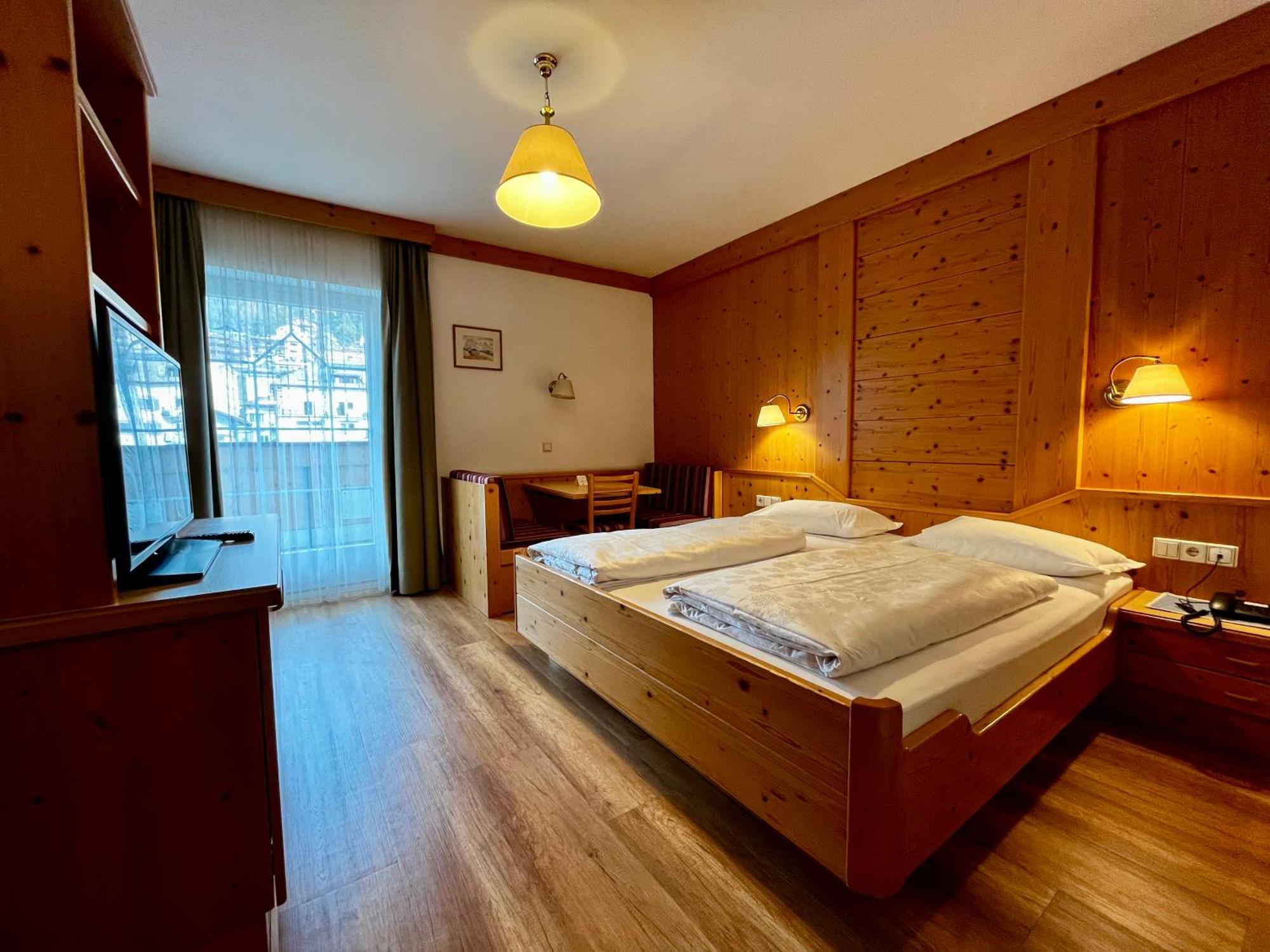 Hotel Sureghes Ortisei Exterior photo