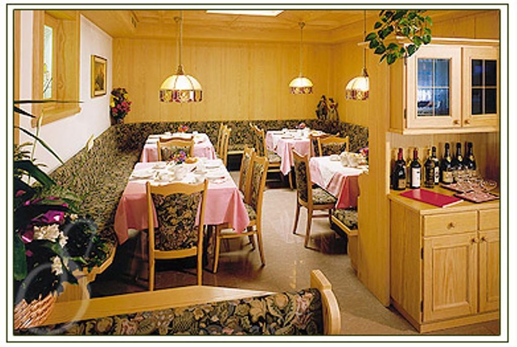 Hotel Sureghes Ortisei Exterior photo